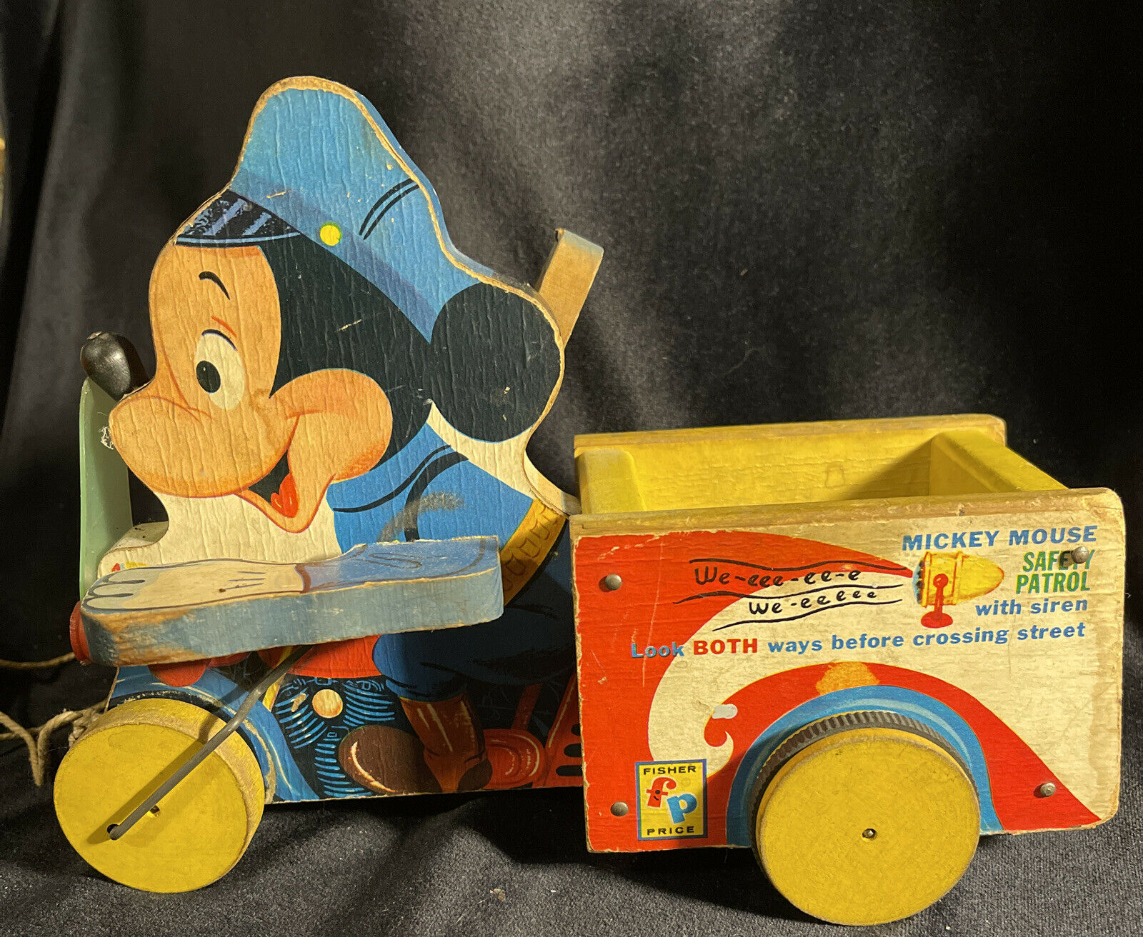 Vintage Fisher Price 733 Wdp Disney Mickey Mouse Safety Patrol Pull Toy W/ Siren