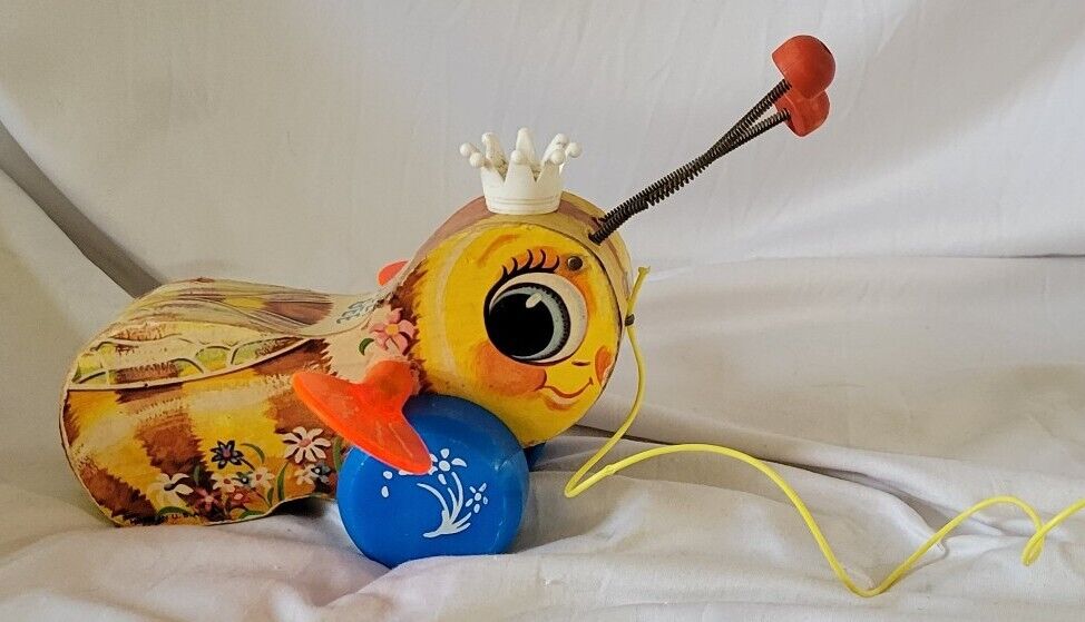 Fisher Price Queen Buzzy Bee Wooden Children's Pull Toy 444 Cute Vintage 1958